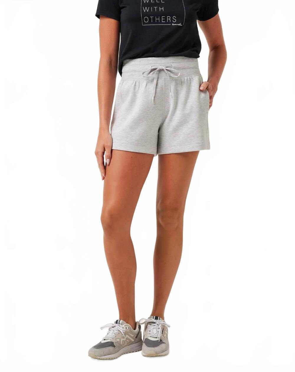 NEW TRAVISMATHEW skyloft soft tie short in heather light grey